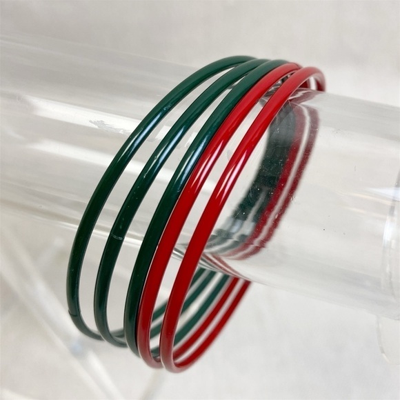 Set of 5 festive skinny metal bangles in red and green - Picture 1 of 4